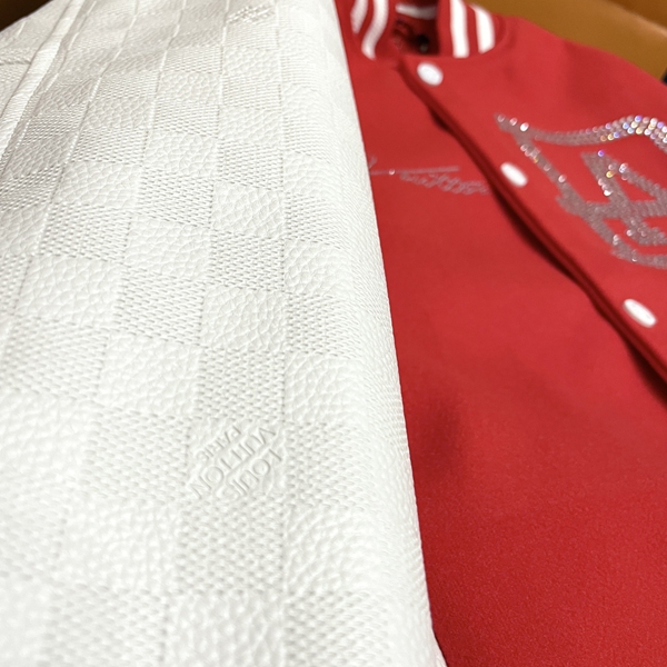 ブランドジャケット側面デザイン